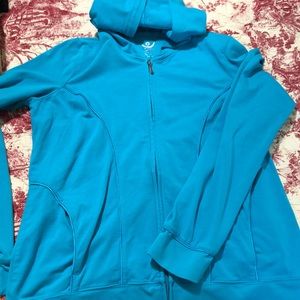 Chico’s Zenergy hoodie such a pretty color size 1 or m